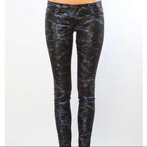 BLANK NYC Snakeskin Electric Eel Skinny Jeans